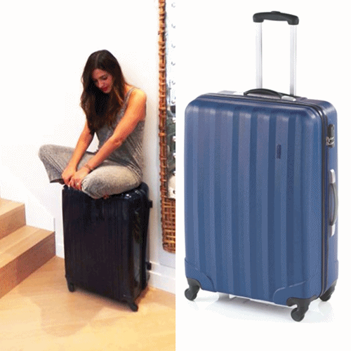 Sara carbonero con su maleta azul de Gladiator